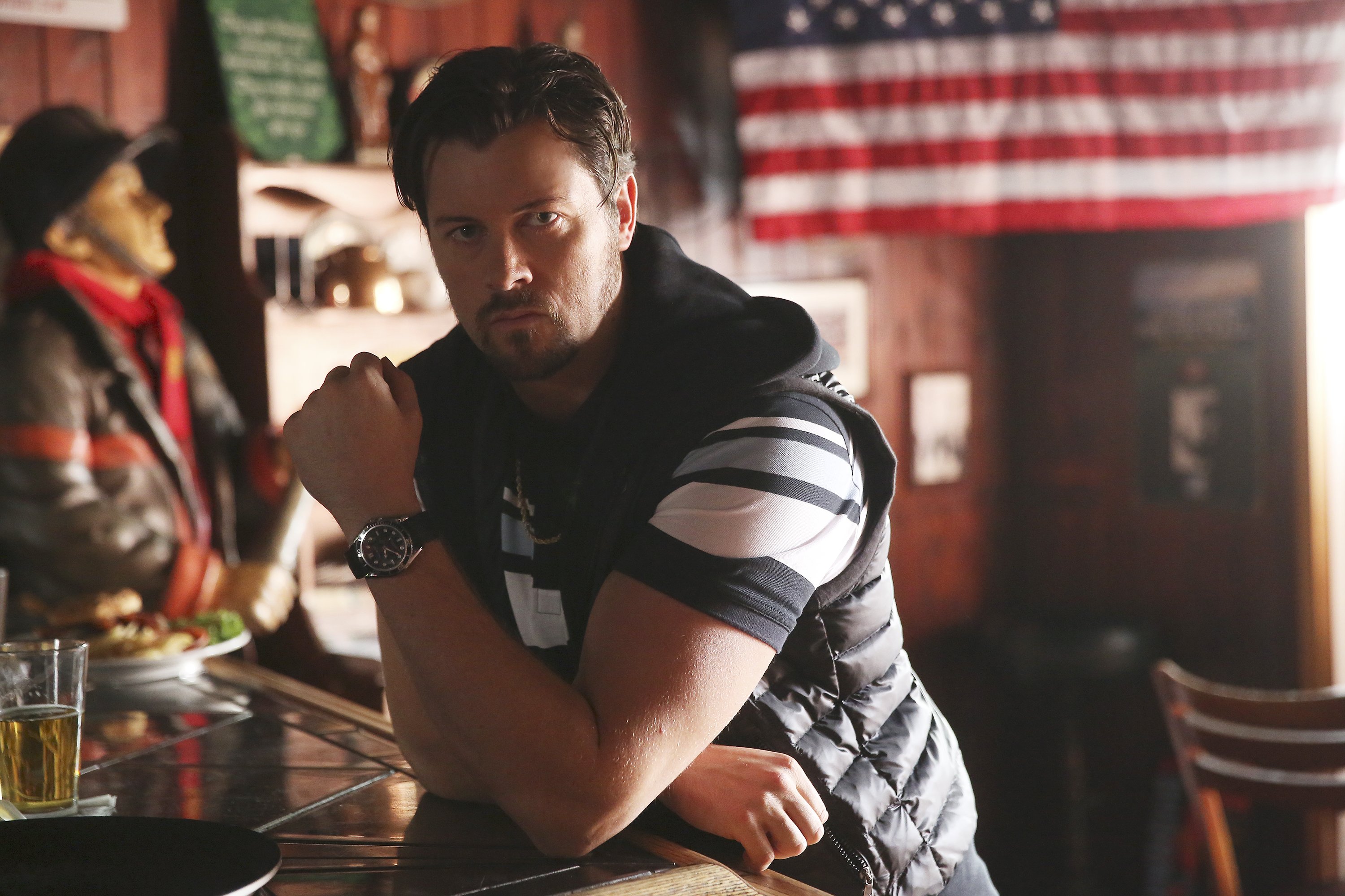 http://www.farfarawaysite.com/section/agentsofshield/gallery3/gallery4/hires/29.jpg