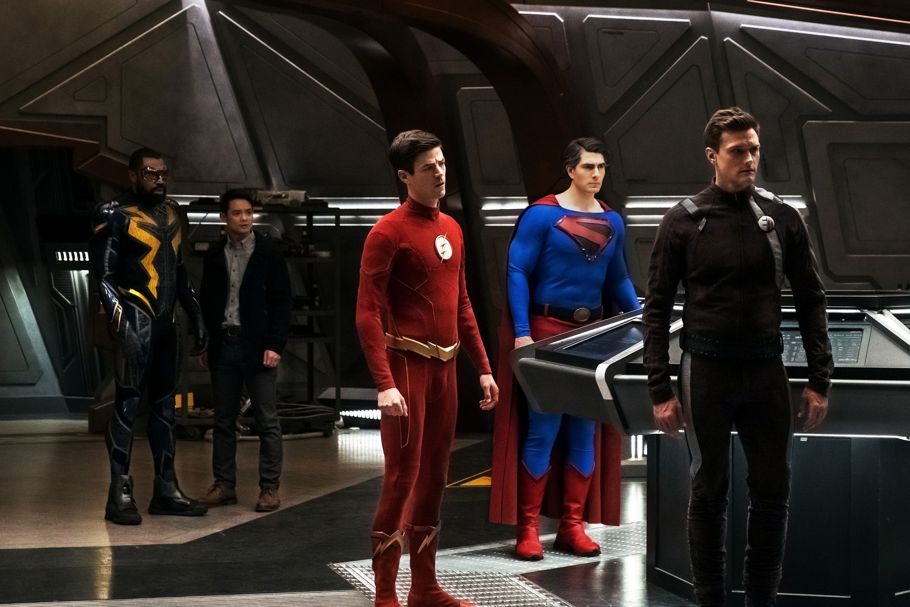 CRISIS ON INFINITE EARTHS PART THREE Photos See Two Supermen, Black